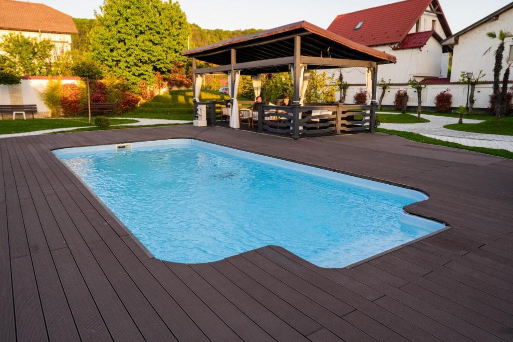 Piscină exterioară